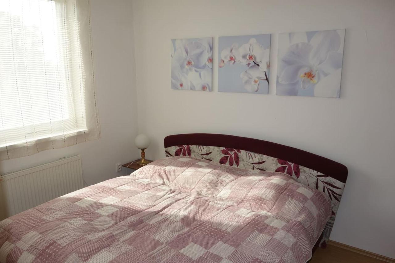 Apartman Iris โปดไฮสกา ภายนอก รูปภาพ