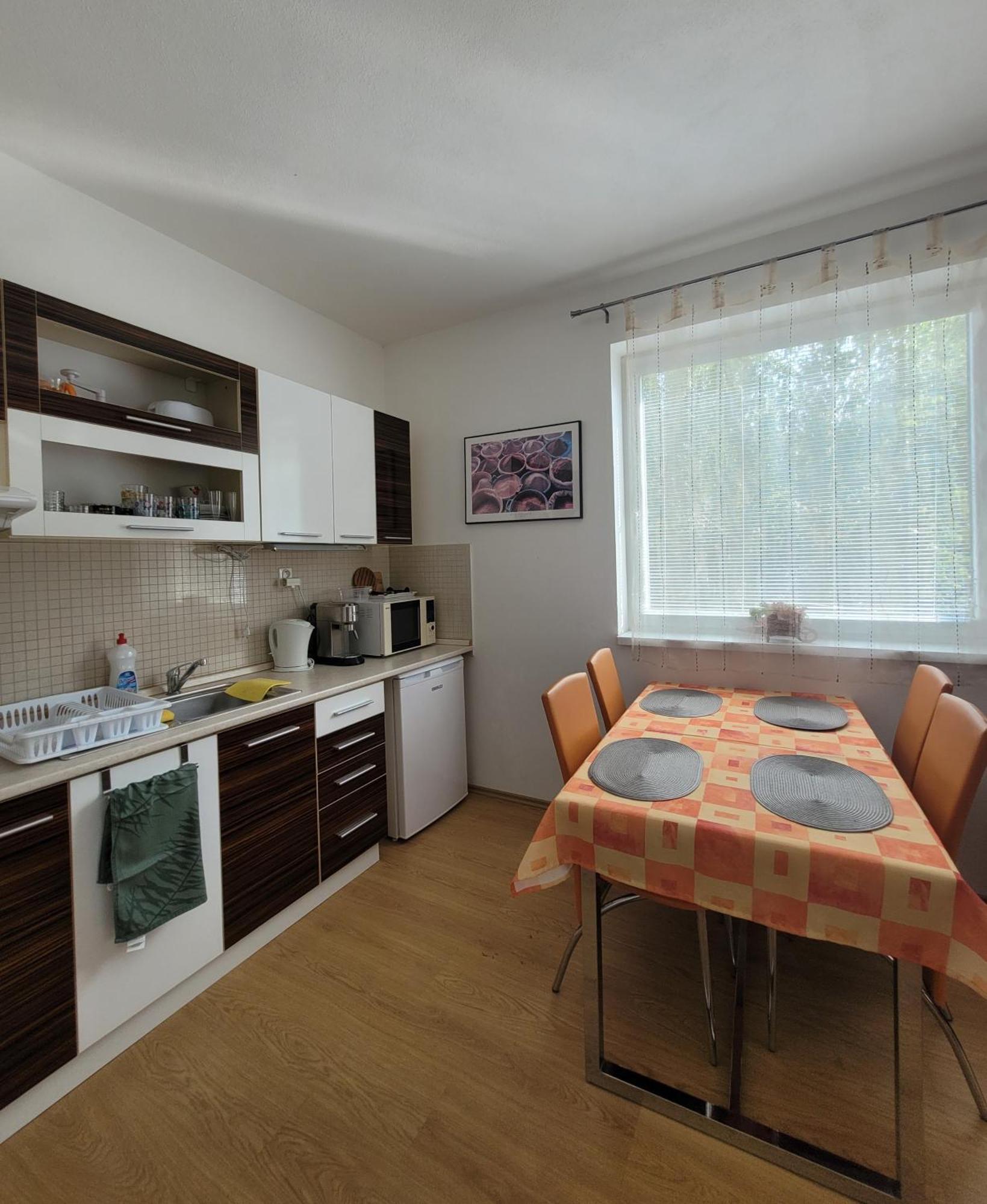 Apartman Iris โปดไฮสกา ภายนอก รูปภาพ