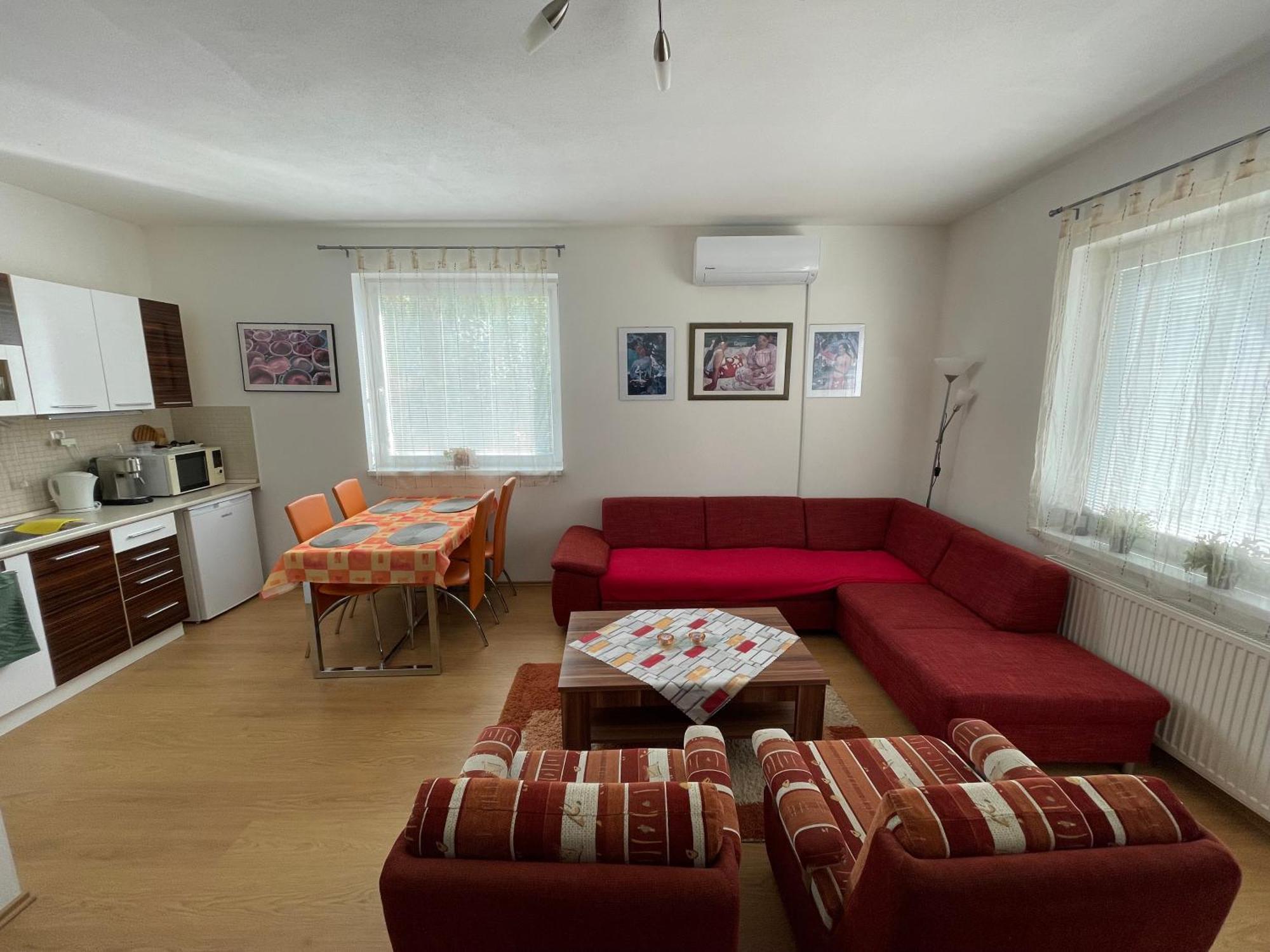 Apartman Iris โปดไฮสกา ภายนอก รูปภาพ